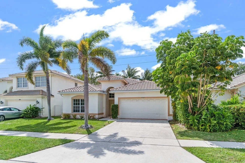 Unit for sale at 7589 Colony Lake Drive, Boynton Beach, FL 33436