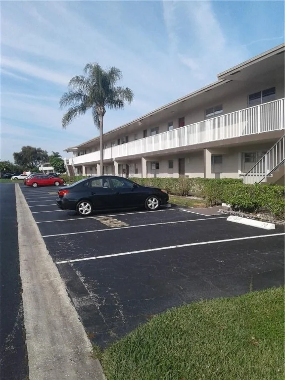 Unit for sale at 600 NW 80th Avenue, Margate, FL 33063
