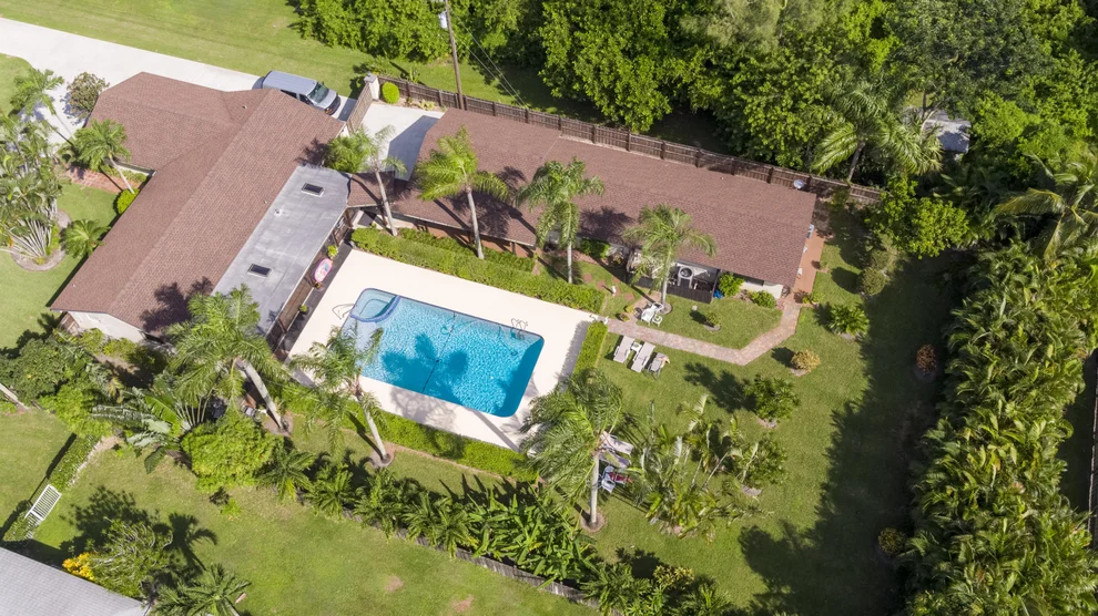 Unit for sale at 8800 N Bates Road, Palm Beach Gardens, FL 33418