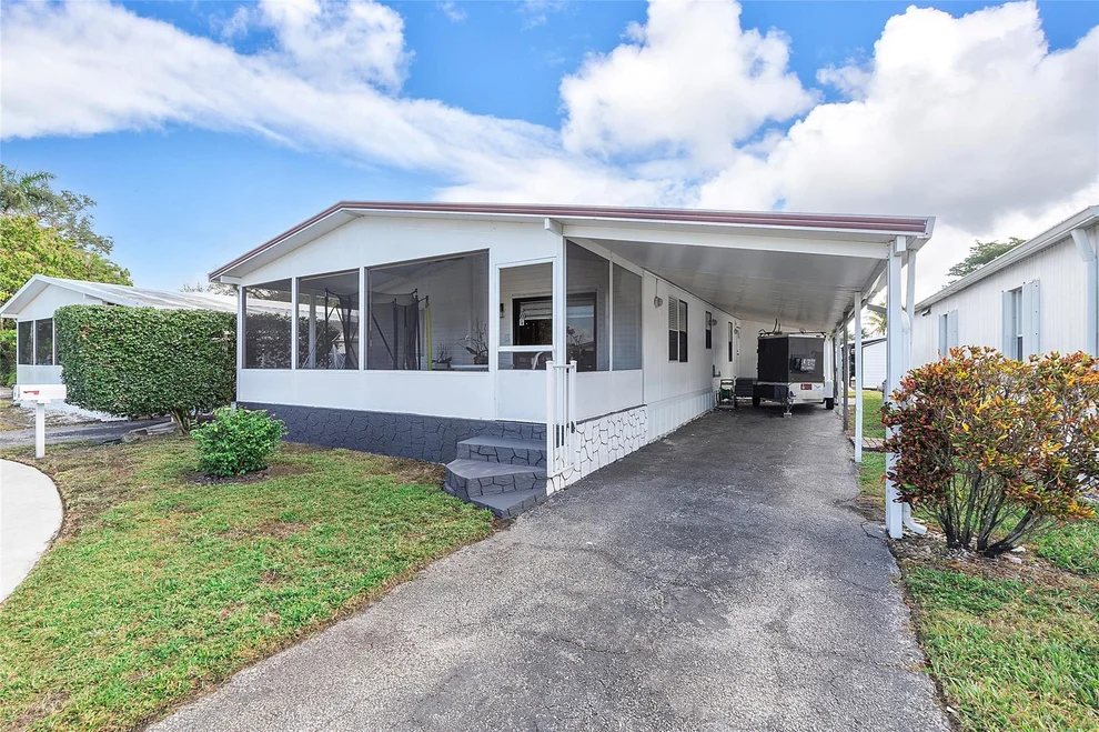 Unit for sale at 5310 SW 29th Avenue, Fort Lauderdale, FL 33312