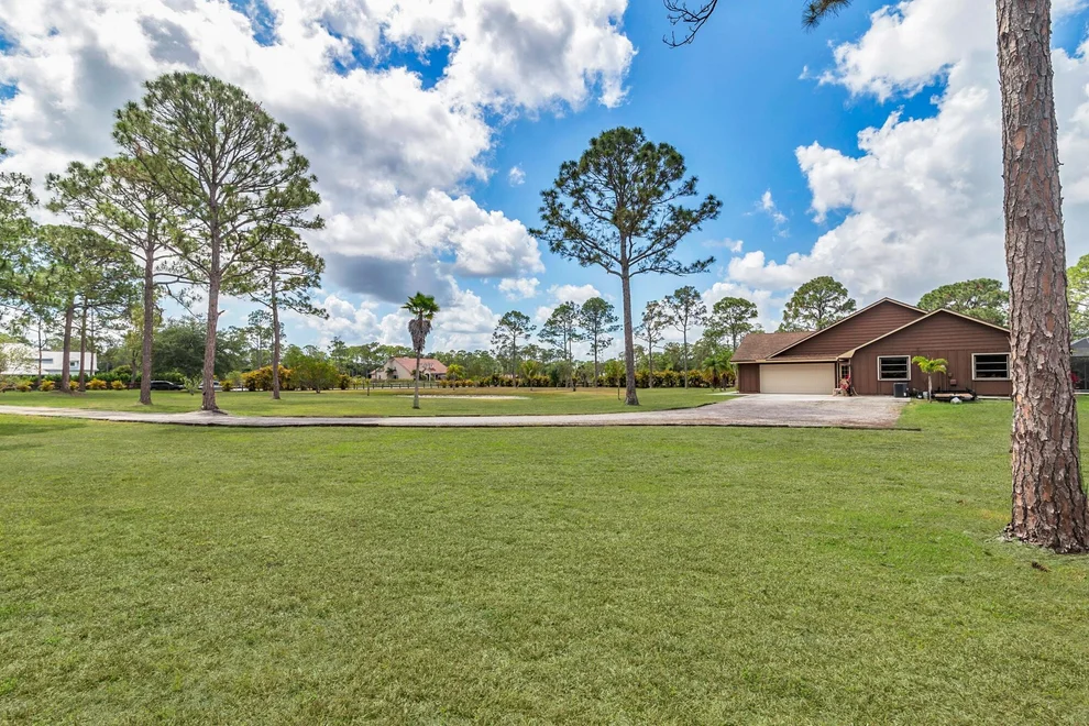 Unit for sale at 14087 Cocoa Plum Road, Palm Beach Gardens, FL 33418