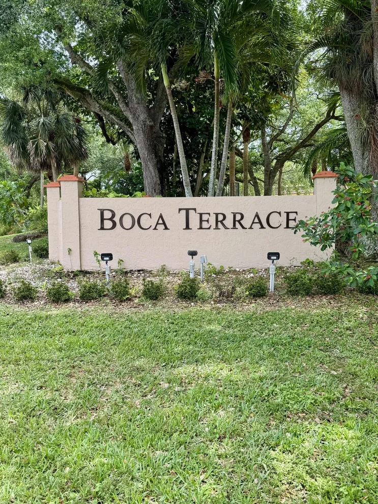 Unit for sale at 912 SW 9th St Circle SW, Boca Raton, FL 33486