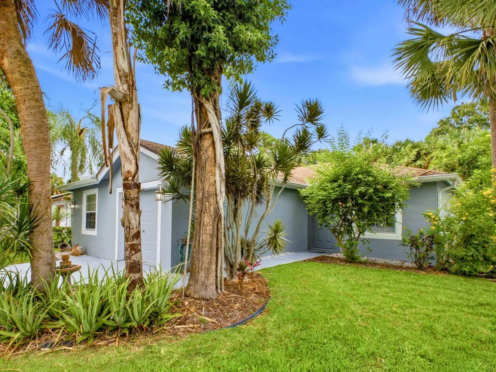 Unit for sale at 5418 CLUB Circle, Haverhill, FL 33415