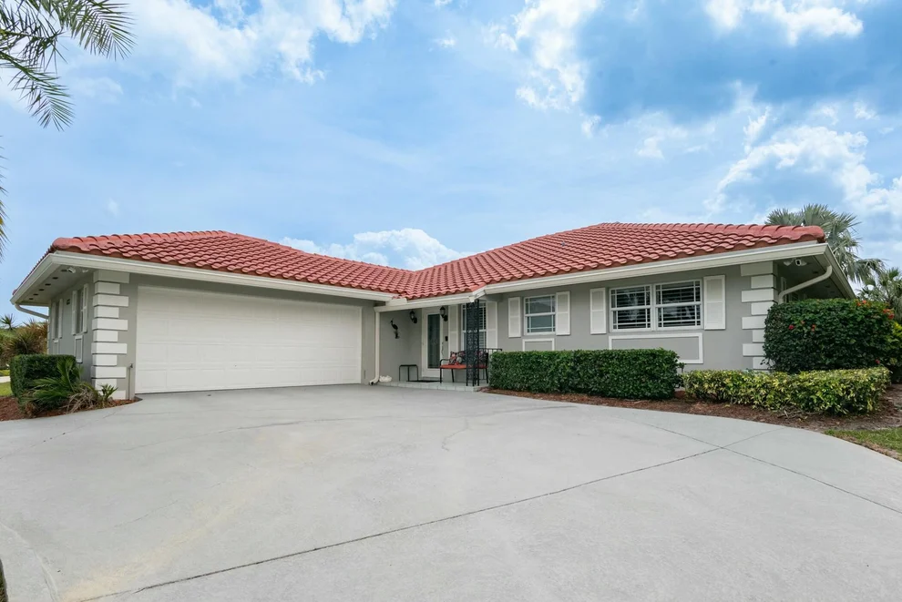 Unit for sale at 4223 SE Fairway E, Stuart, FL 34997