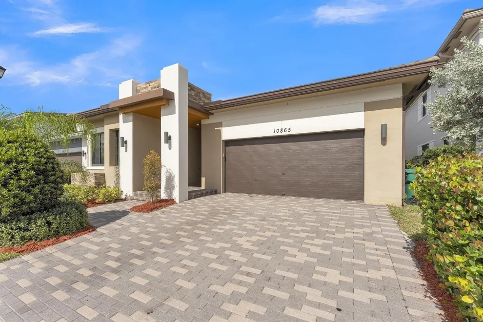 Unit for sale at 10865 Oceano Way, Parkland, FL 33076