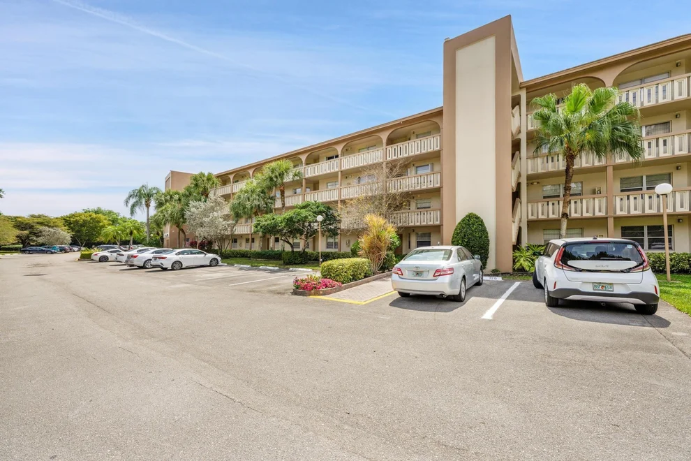 Unit for sale at 1605 Abaco Drive, Coconut Creek, FL 33066