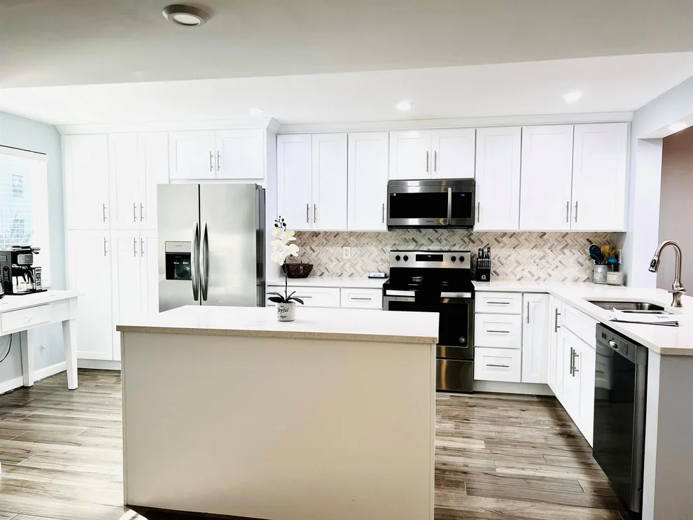 Unit for sale at 3146 Via Poinciana, Lake Worth, FL 33467
