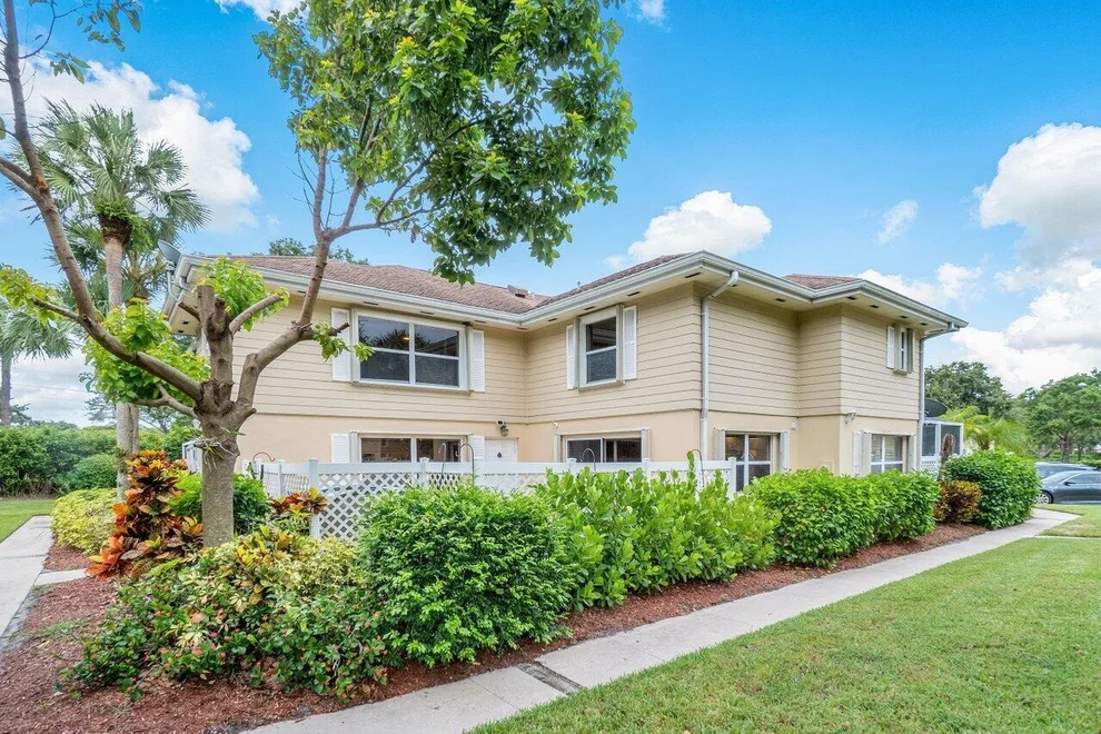 Unit for sale at 5901 Wheatley Court, Boynton Beach, FL 33436