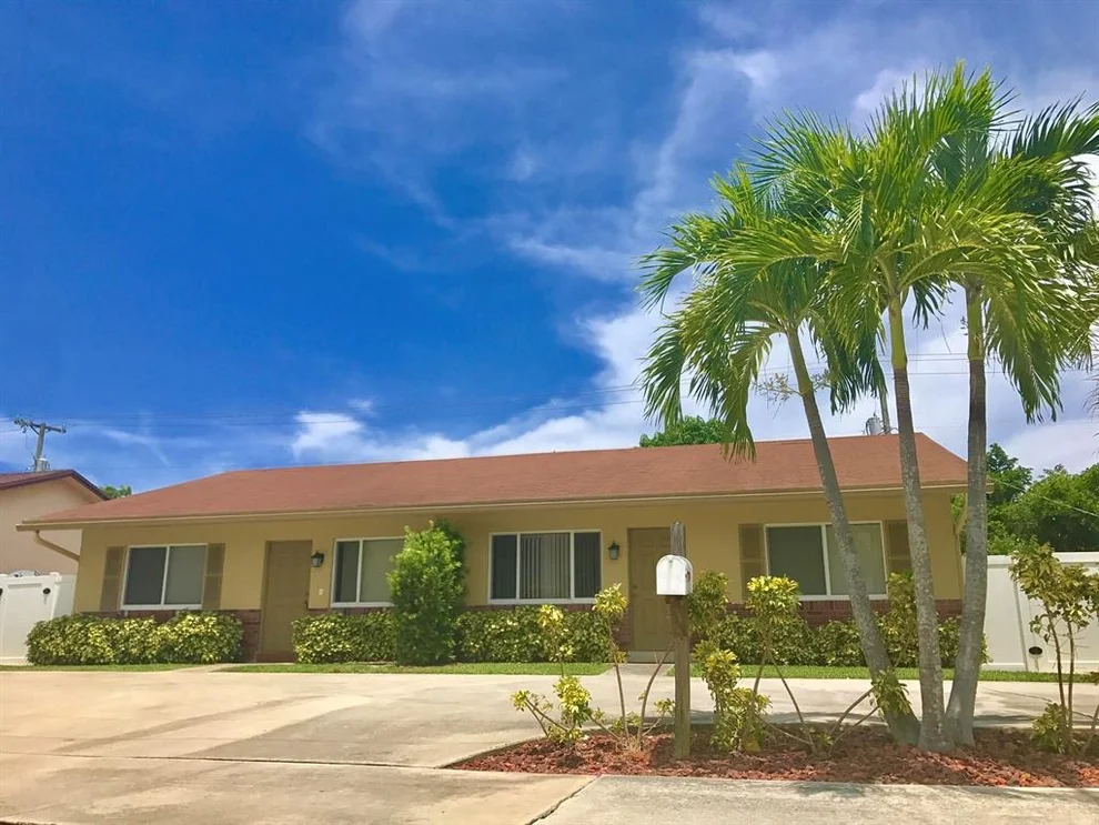Unit for sale at 2486 N Dixie Highway, Boca Raton, FL 33431