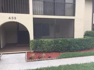 Unit for sale at 433 Pine Glen Lane, Greenacres, FL 33463