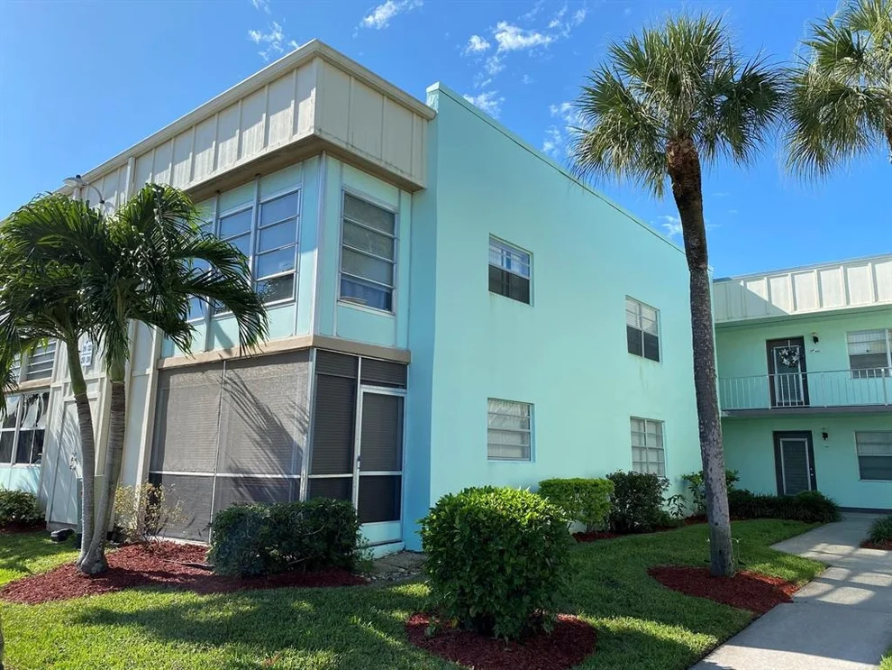 Unit for sale at 320 Burgundy G, Delray Beach, FL 33484