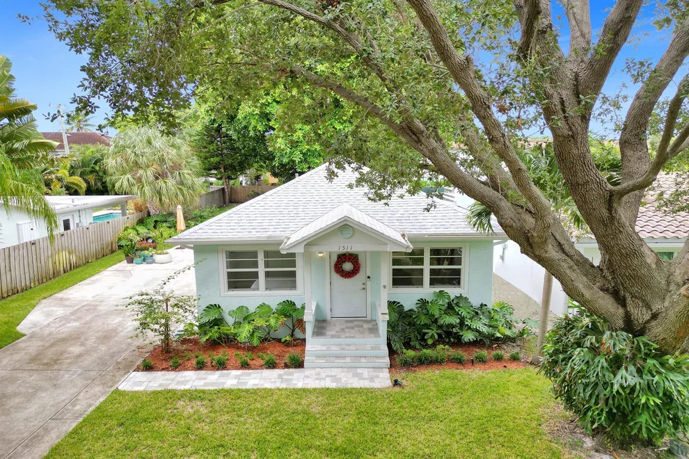 Unit for sale at 1511 S Palmway, Lake Worth Beach, FL 33460