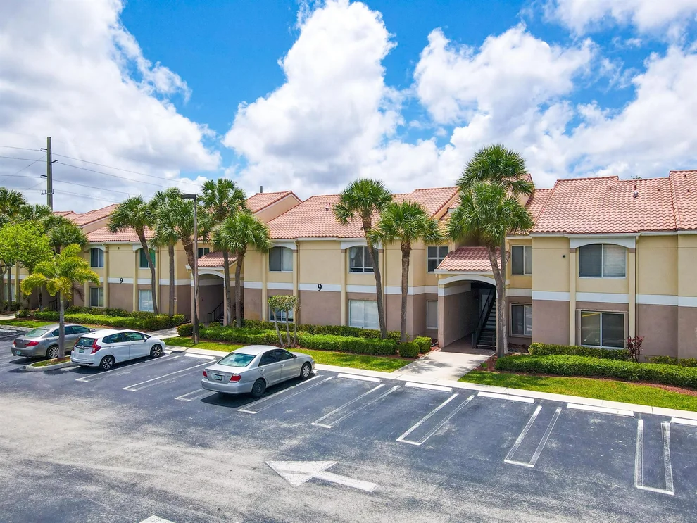 Unit for sale at 815 W Boynton Beach Boulevard, Boynton Beach, FL 33426