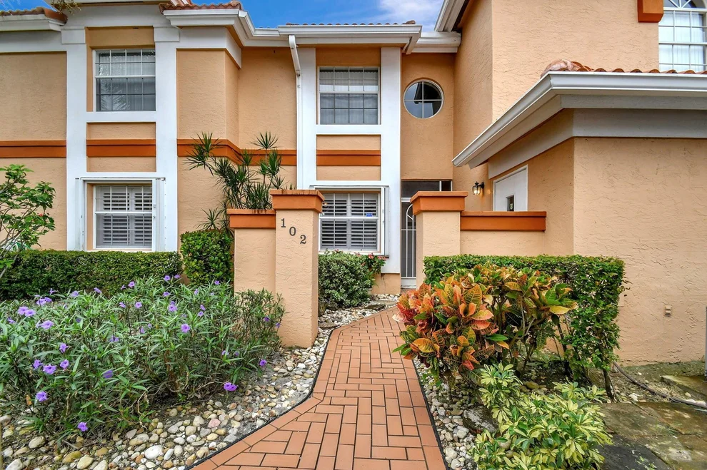 Unit for sale at 9528 Shadybrook Drive, Boynton Beach, FL 33437