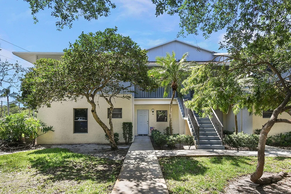 Unit for sale at 6551 SE Federal Highway, Stuart, FL 34997