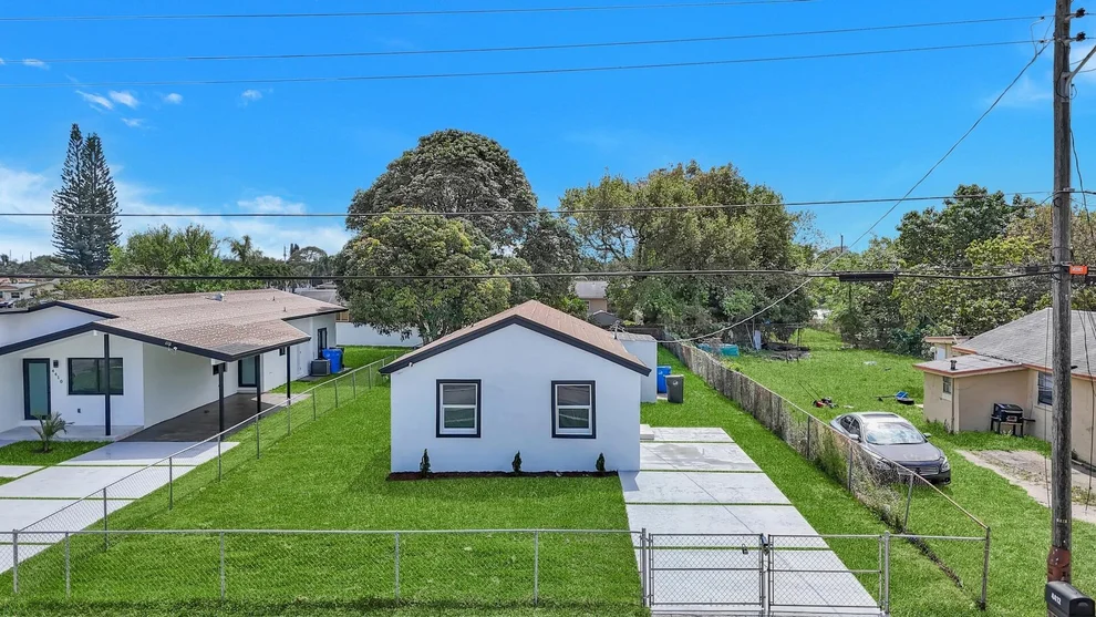 Unit for sale at 4412 SW 23rd Street, West Park, FL 33023