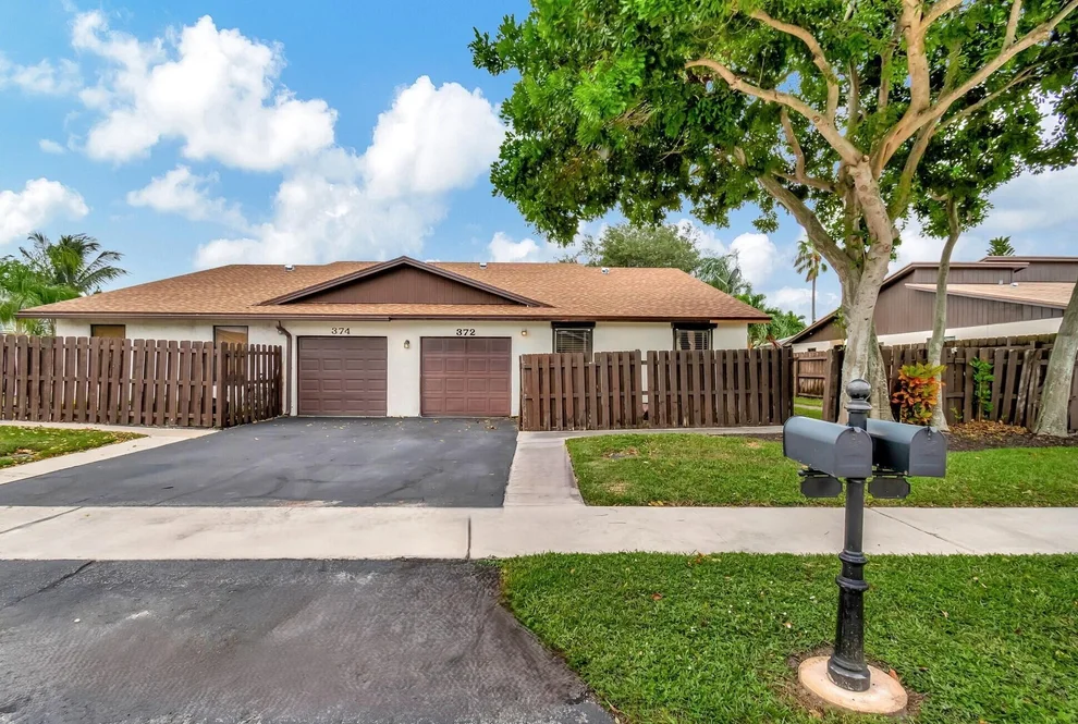 Unit for sale at 372 SW 27th Avenue, Delray Beach, FL 33445