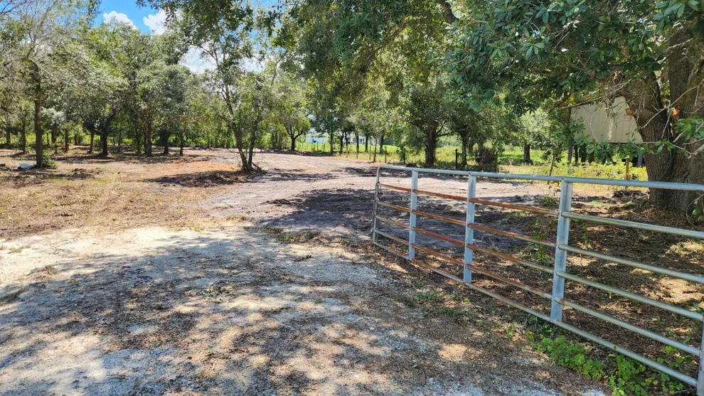 Unit for sale at 18884 NW 282nd Street, Okeechobee, FL 34972
