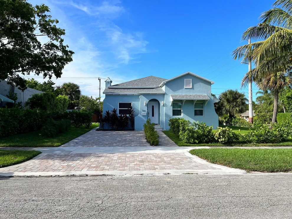 Unit for sale at 301 Hawthorne Drive, Lake Park, FL 33403