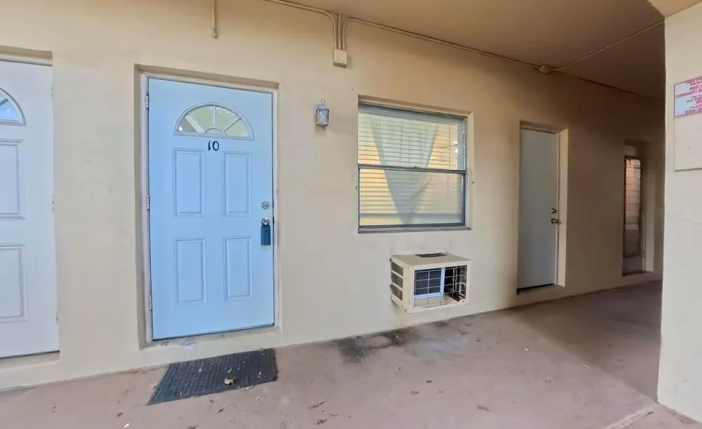 Unit for sale at 2621 Grant Street, Hollywood, FL 33020
