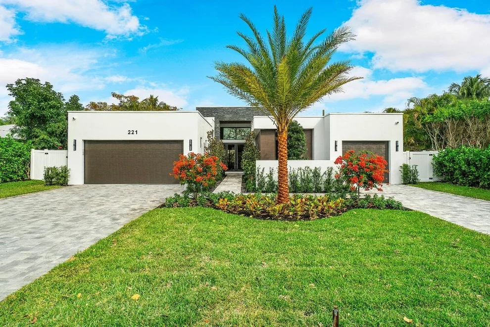 Unit for sale at 2615 NE 14th Street, Fort Lauderdale, FL 33304