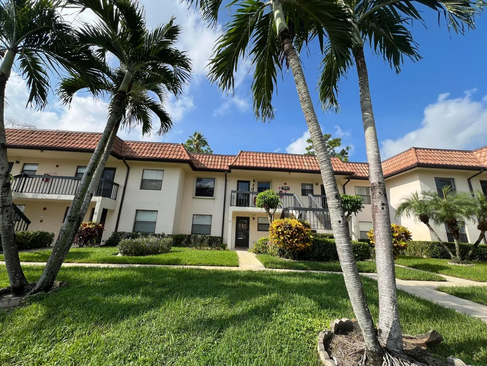 Unit for sale at 7281 Golf Colony Court, Lake Worth, FL 33467