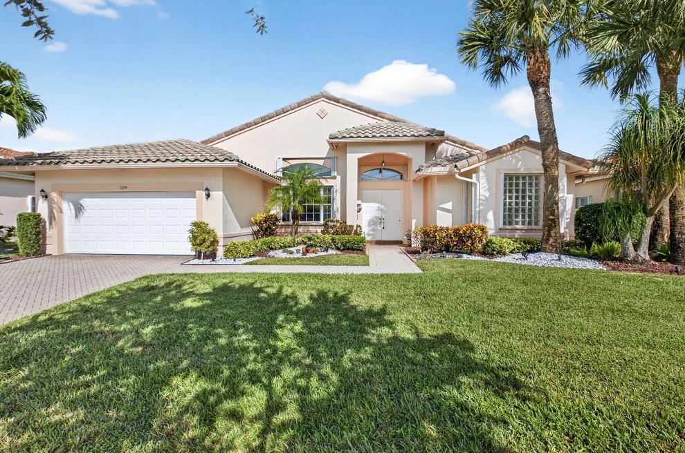 Unit for sale at 5299 Brooklawn Terrace, Boynton Beach, FL 33437