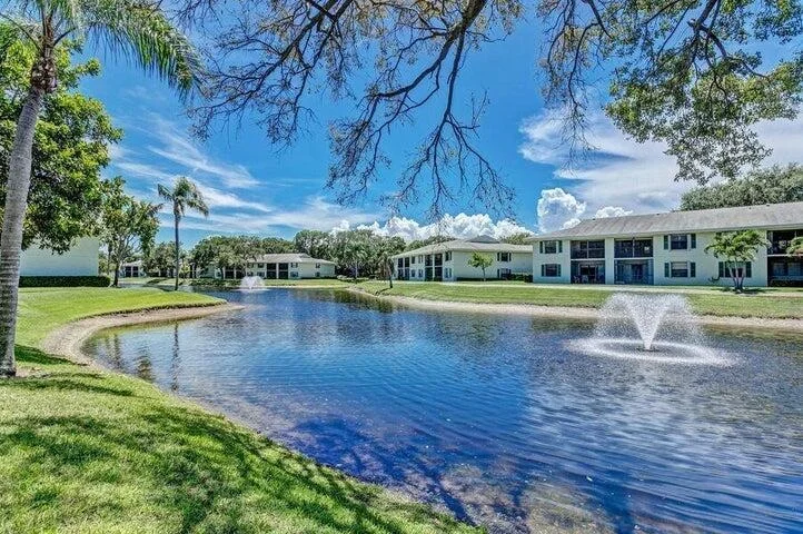 Unit for sale at 1801 Sabal Ridge Court, Palm Beach Gardens, FL 33418
