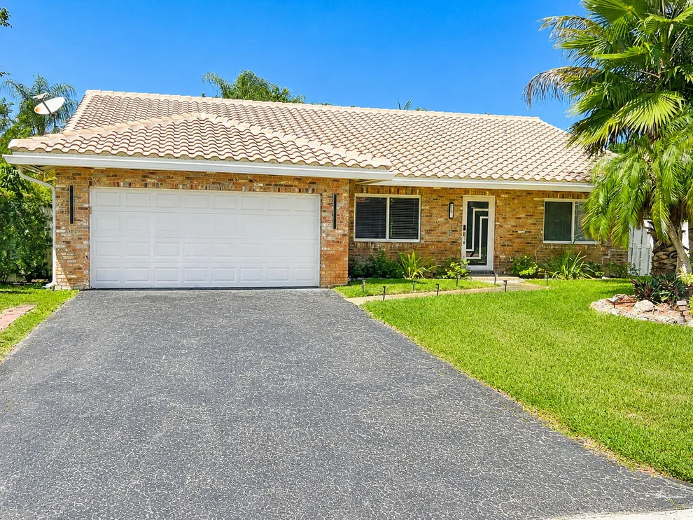 Unit for sale at 10601 NW 7TH Place, Coral Springs, FL 33071