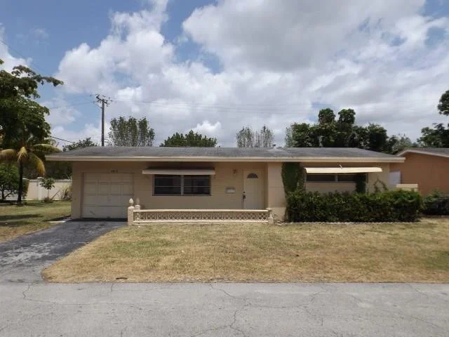 Unit for sale at 6827 NW 30th Street, Sunrise, FL 33313