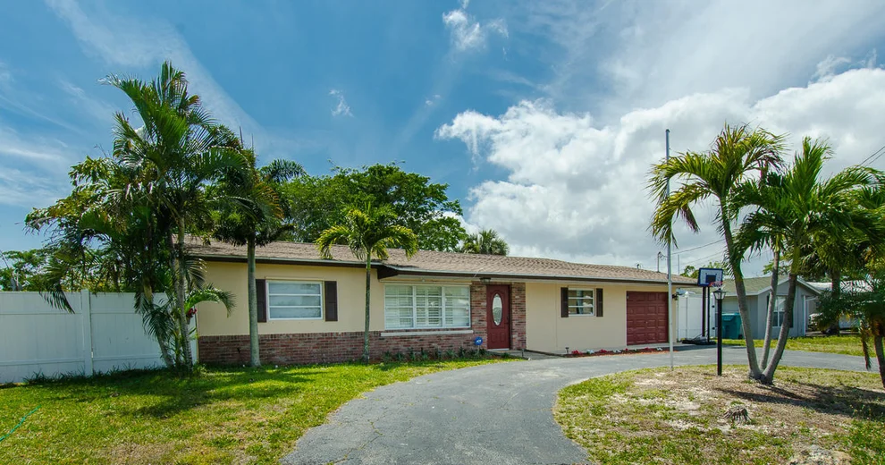 Unit for sale at 1194 SW 28th Avenue, Boynton Beach, FL 33426