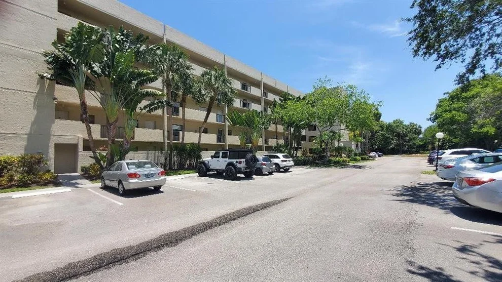 Unit for sale at 2900 NW 42nd Avenue, Coconut Creek, FL 33066