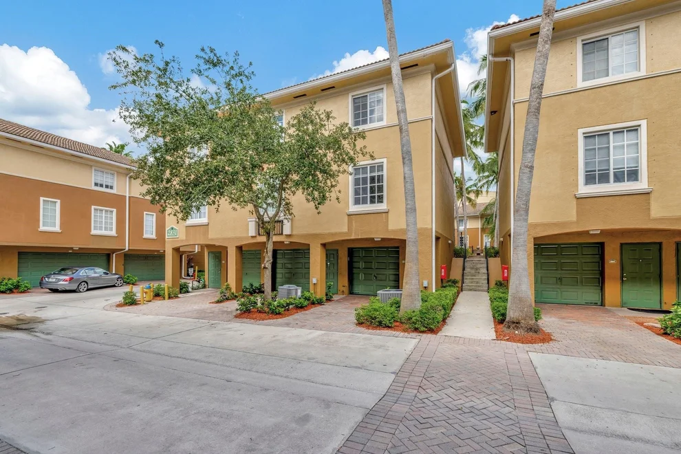 Unit for sale at 2831 NE 185th Street, Aventura, FL 33180