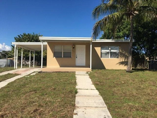 Unit for sale at 521 Oleander Road, Lake Worth, FL 33462