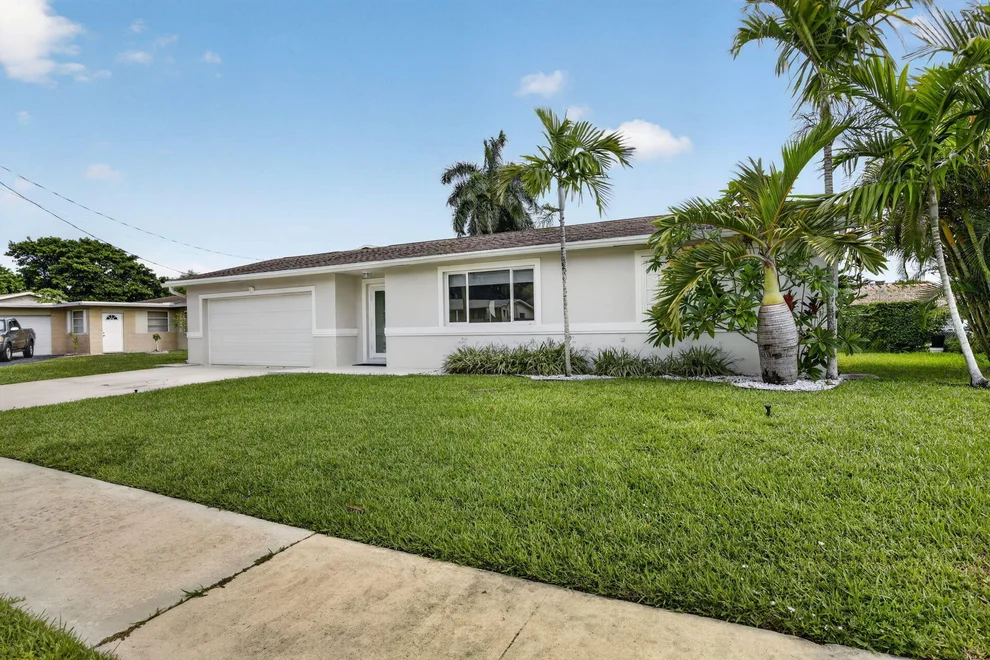 Unit for sale at 12411 SW 2nd Street, Plantation, FL 33325