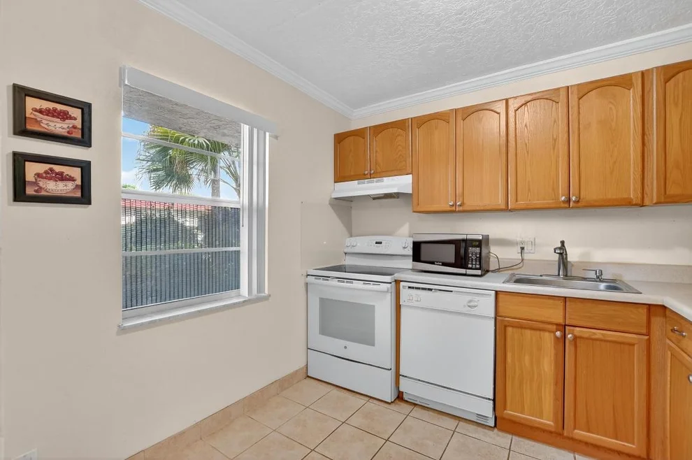 Unit for sale at 6 Abbey Lane, Delray Beach, FL 33446