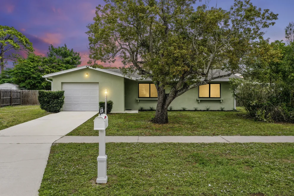Unit for sale at 435 NE Solida Circle, Port St Lucie, FL 34953