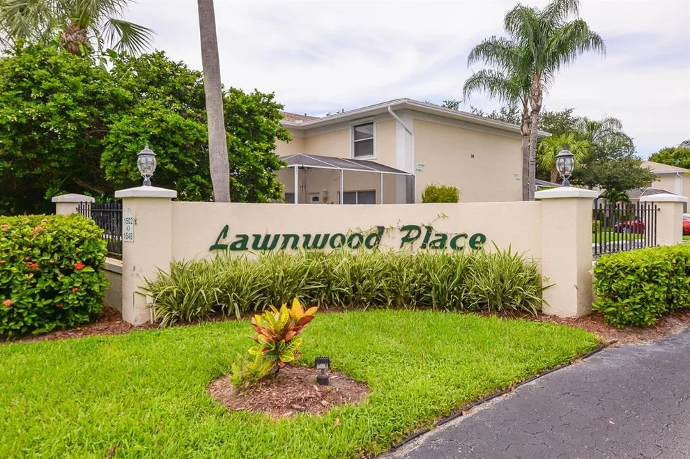 Unit for sale at 1546 N Lawnwood Circle, Fort Pierce, FL 34950