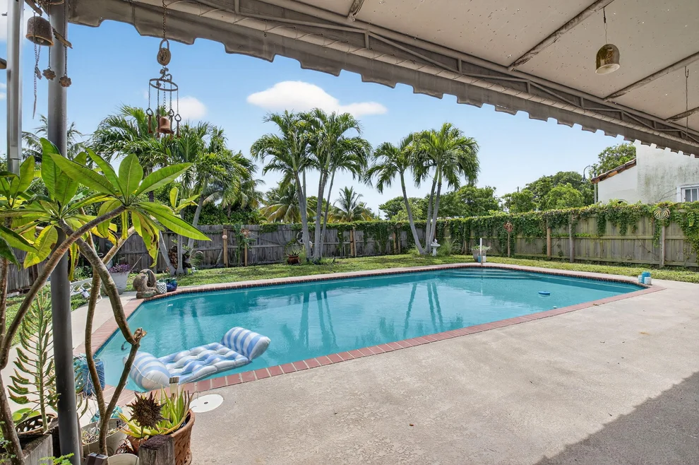 Unit for sale at 205 Dartmouth Drive, Lake Worth Beach, FL 33460
