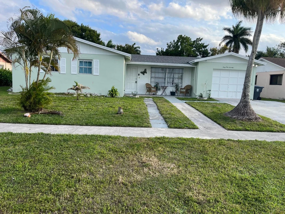 Unit for sale at 4170 Sussex Avenue, Lake Worth, FL 33461
