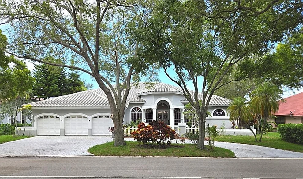Unit for sale at 1811 Eagle Trace Boulevard W, Coral Springs, FL 33071