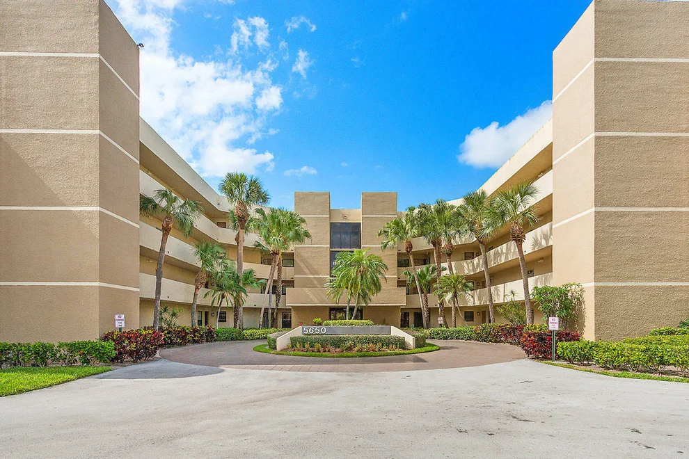 Unit for sale at 5650 Camino Del Sol, Boca Raton, FL 33433