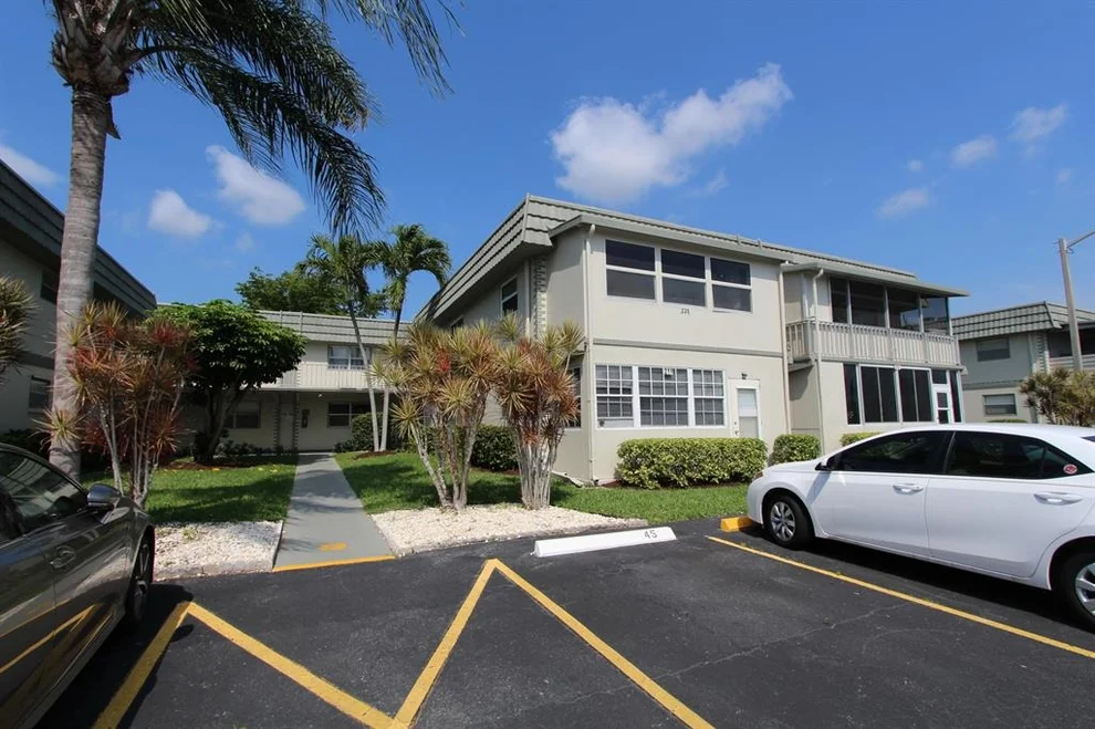 Unit for sale at 212 Monaco Way E, Delray Beach, FL 33446