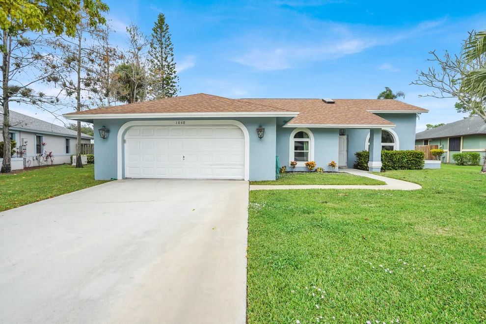 Unit for sale at 1068 Northumberland Court, Wellington, FL 33414