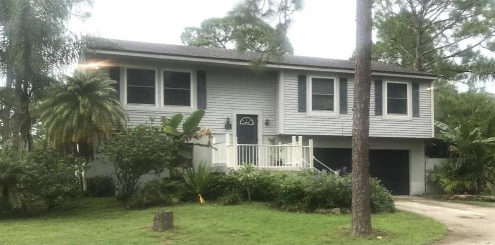 Unit for sale at 16355 E Goldcup Drive, The Acreage, FL 33470
