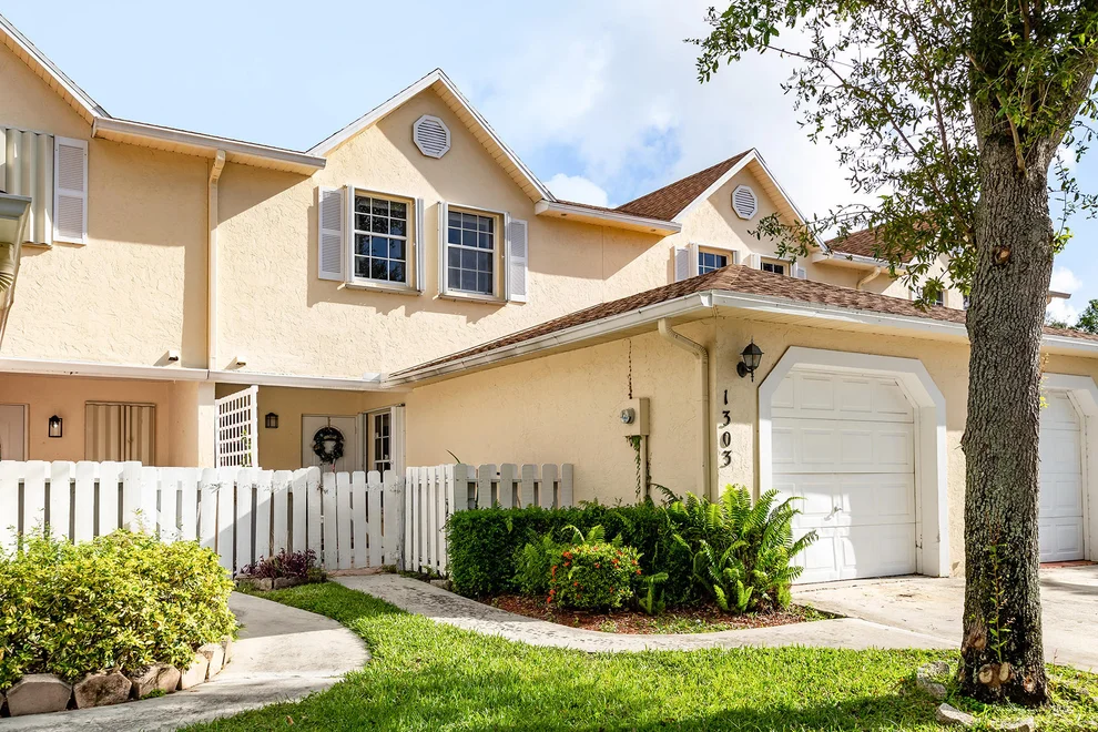 Unit for sale at 1303 Maplewood Drive, Greenacres, FL 33415