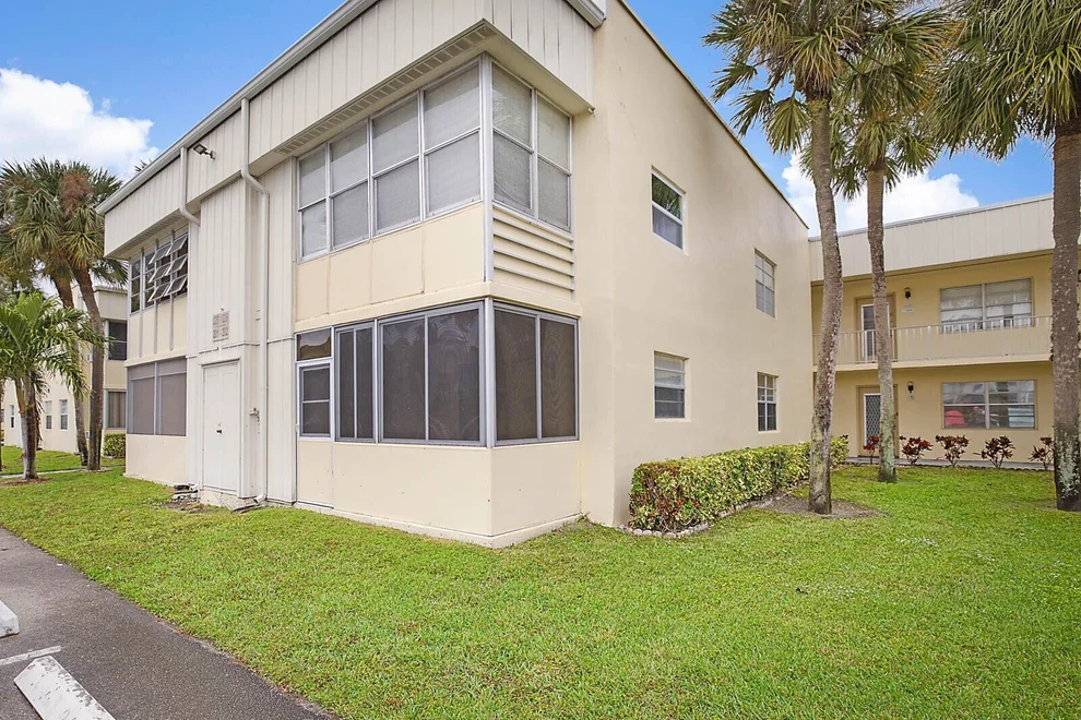 Unit for sale at 202 Normandy E, Delray Beach, FL 33484