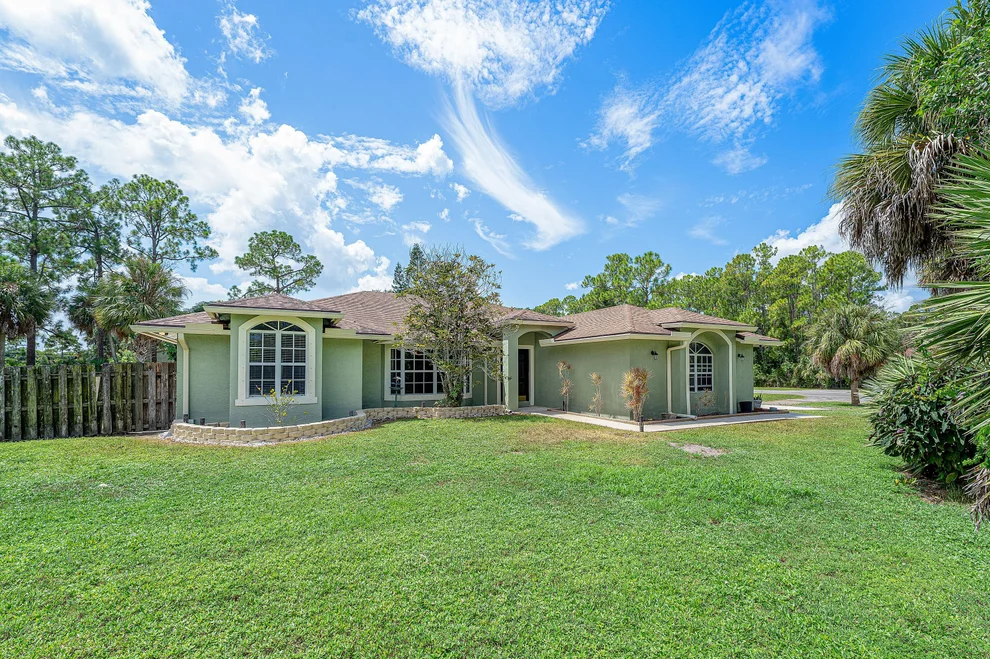 Unit for sale at 17970 91ST Place N, The Acreage, FL 33470