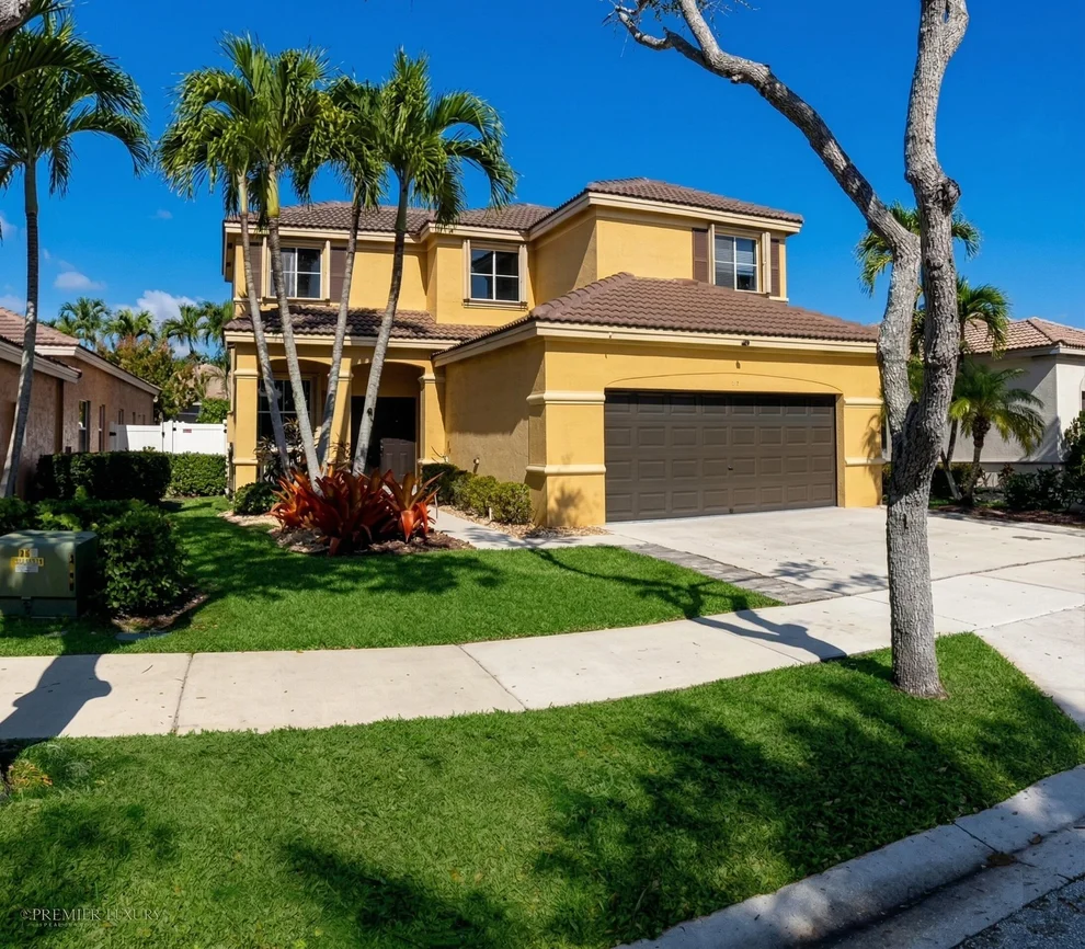 Unit for sale at 668 Willow Bend Road, Weston, FL 33327