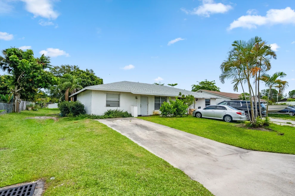 Unit for sale at 4527 SE Salvatori Road, Stuart, FL 34997